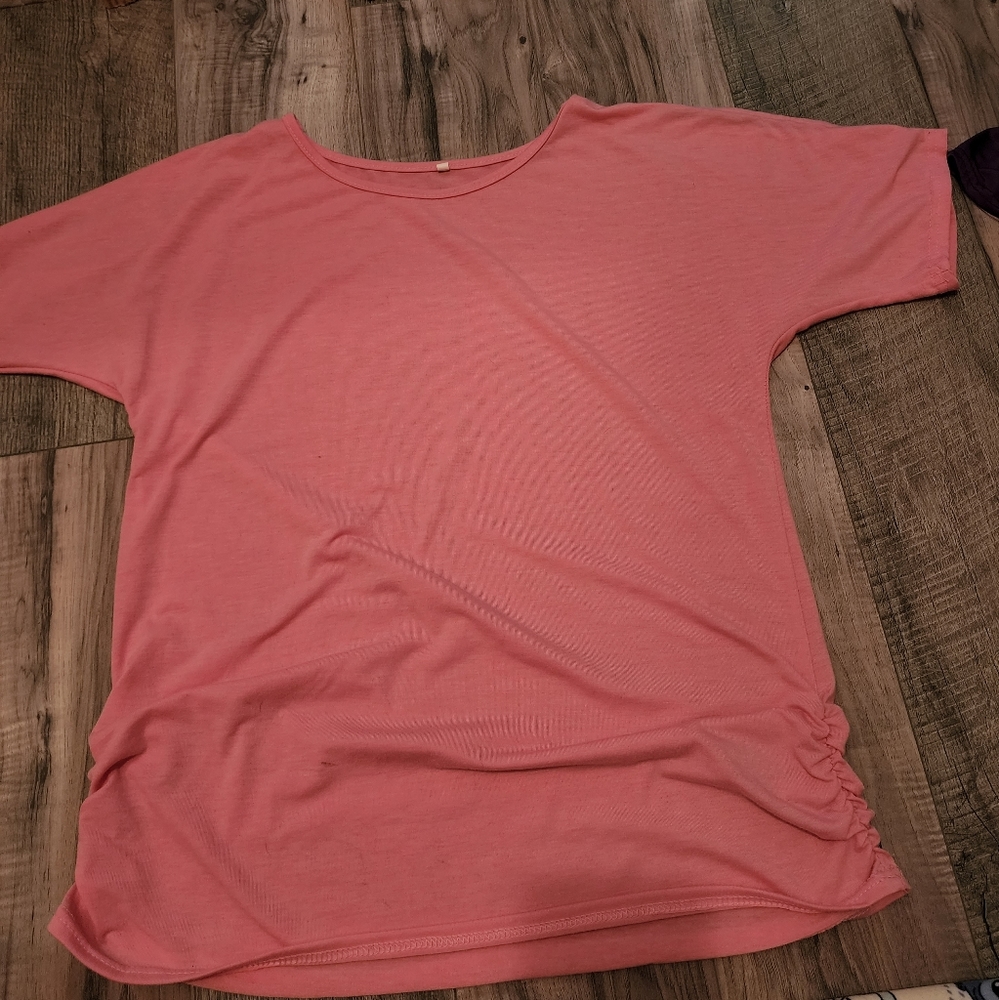 Pink cold shoulder tee size xxxl